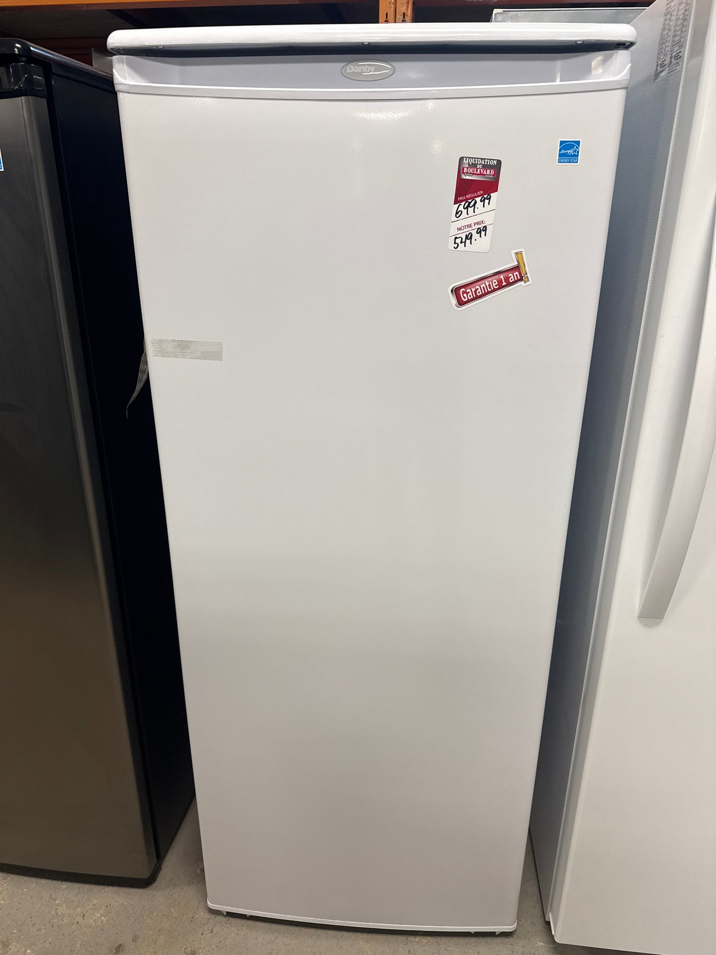 Congélateur vertical de 10,1 pi³ de Danby (DUFM101A2WDD)