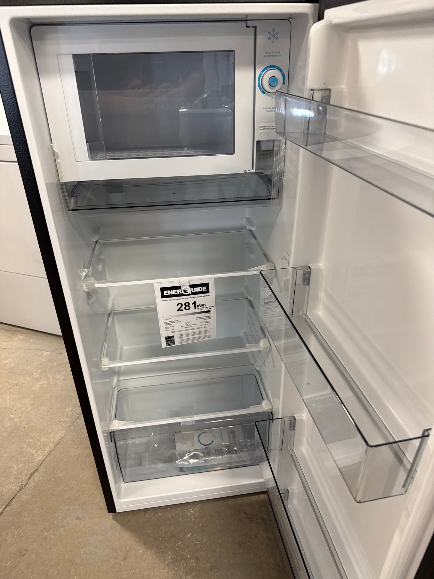 Réfrigérateur compact Hisense 20 po 6,3 pi³ acier inoxydable Certifié ENERGY STAR® RC63C1GSE