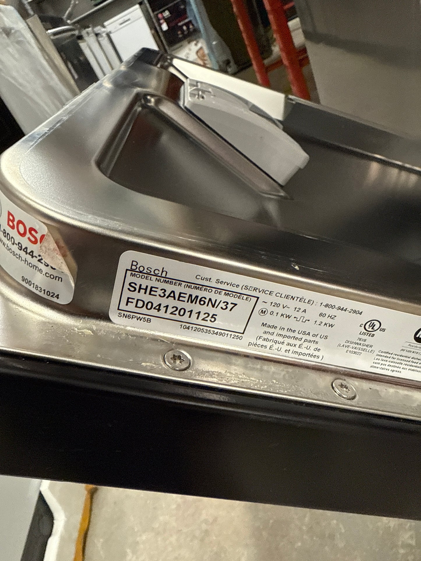 Lave-vaisselle encastrable 24 po 50 dB de Bosch (SHE3AEM6N) - Noir