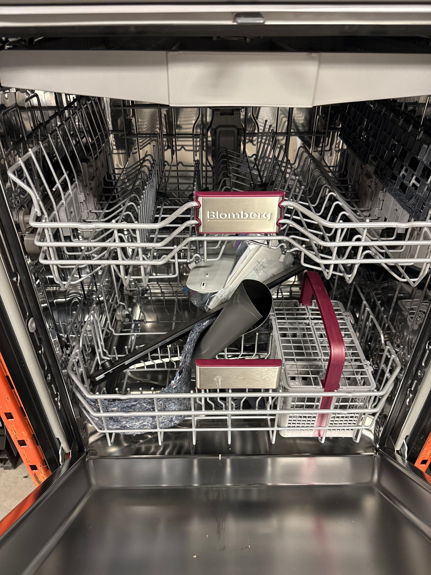 Lave-vaisselle Encastrable 24 Po.BLOMBERG DWT81800SSIH