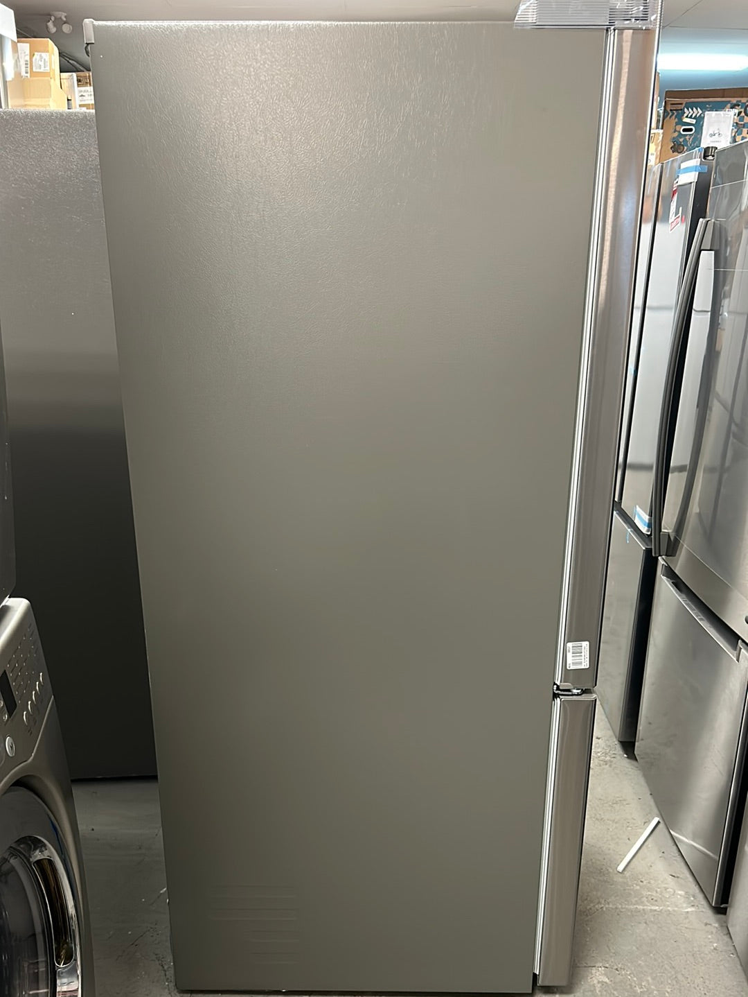 Réfrigérateur à deux portes 25,1 pi³ 33 po avec distributeur de glace de LG (LRFCS2503S) - Inox