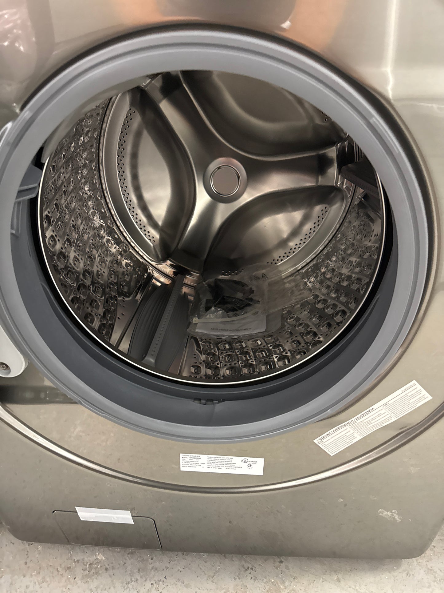 Laveuse à vapeur à chargement frontal haute efficacité de 5,2 pi³ de Samsung (WF45B6300AP/US) - Platine