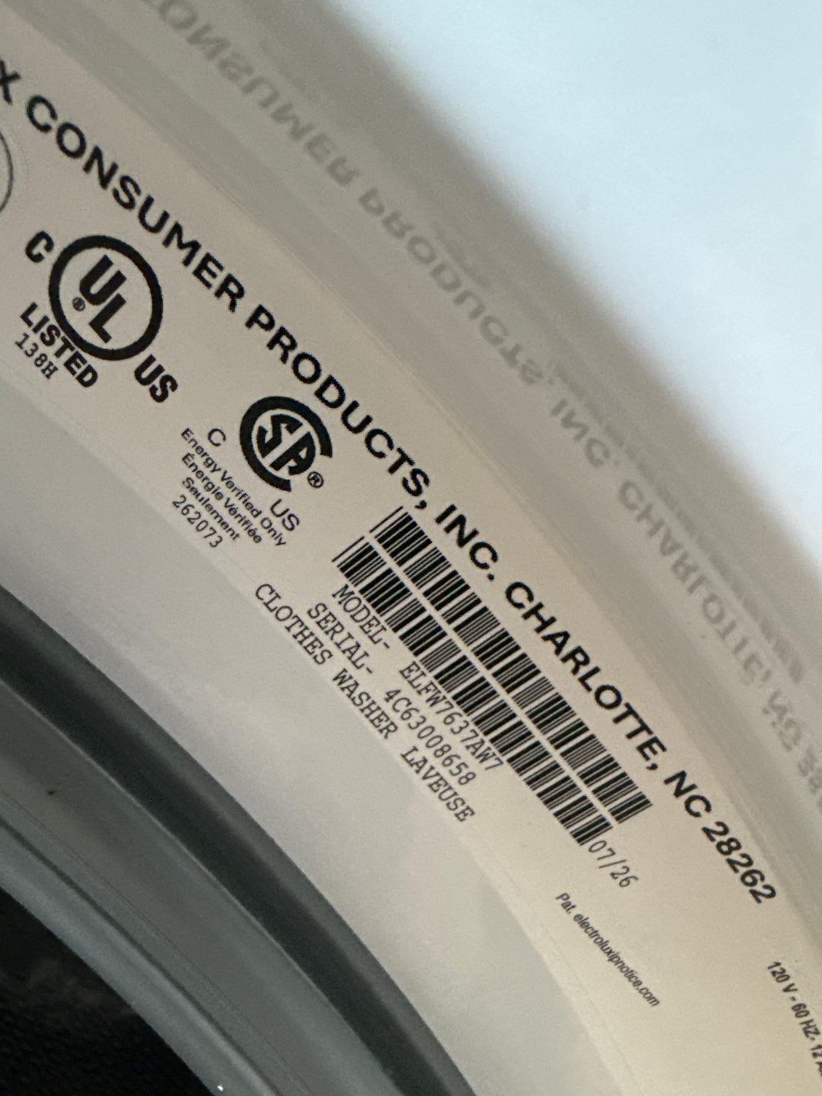 Laveuse vapeur à chargement frontal de 5.2 pi³ et sécheuse vapeur électrique de 8.0 pi³ ELFW7637AW/ELFE763CAW