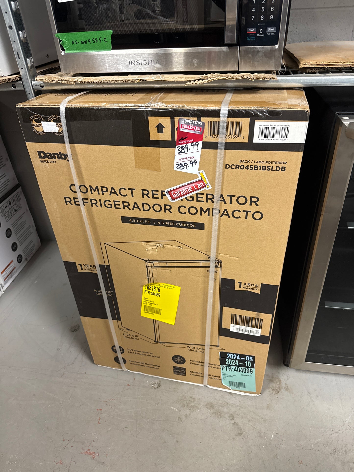 Réfrigérateur compact Danby 4,5 pi³ à tablette en verre en acier inoxydable, 21,31 x 34 x 23,06 po DCR045B1BSLDB