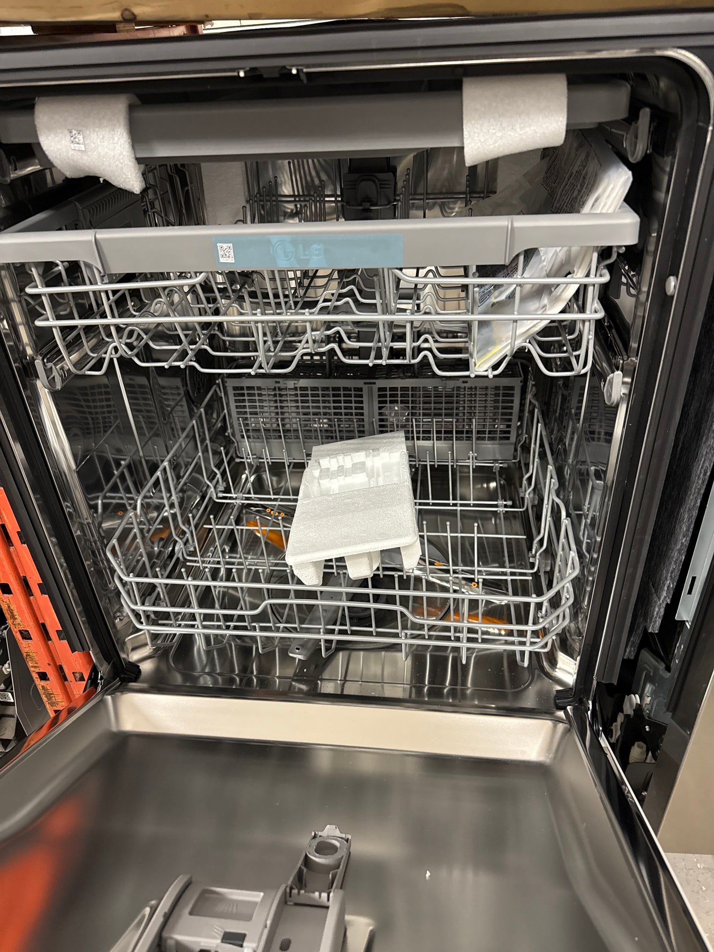 Lave-vaisselle encastrable 24 po 48 dB avec troisième panier de LG (LDPN4542W) - Blanc