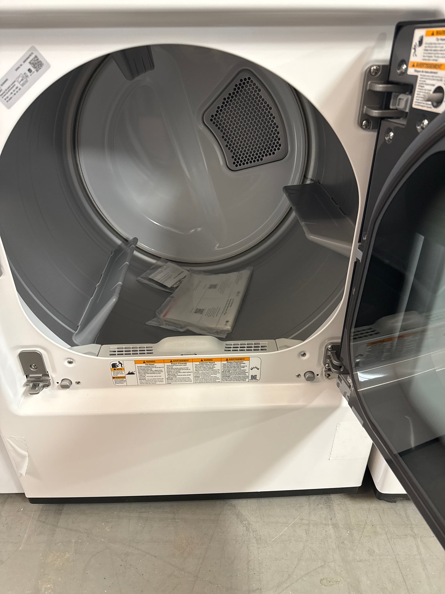 Sécheuse électrique de 7,3 pi³ de LG (DLE8400WE) - Blanc alpin