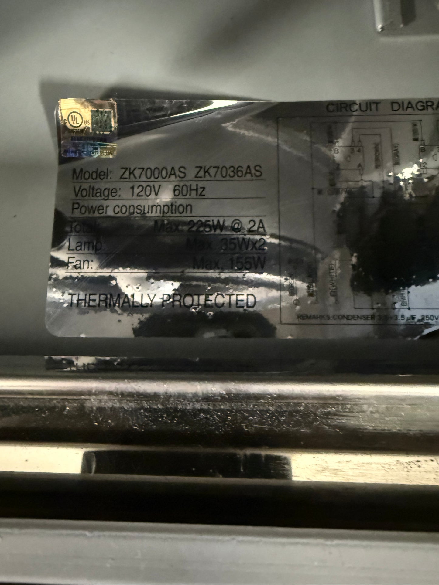 Hotte sous-meuble Zephyr Tidal I 36" NK7036AS - 700 CFM - Acier inoxydable