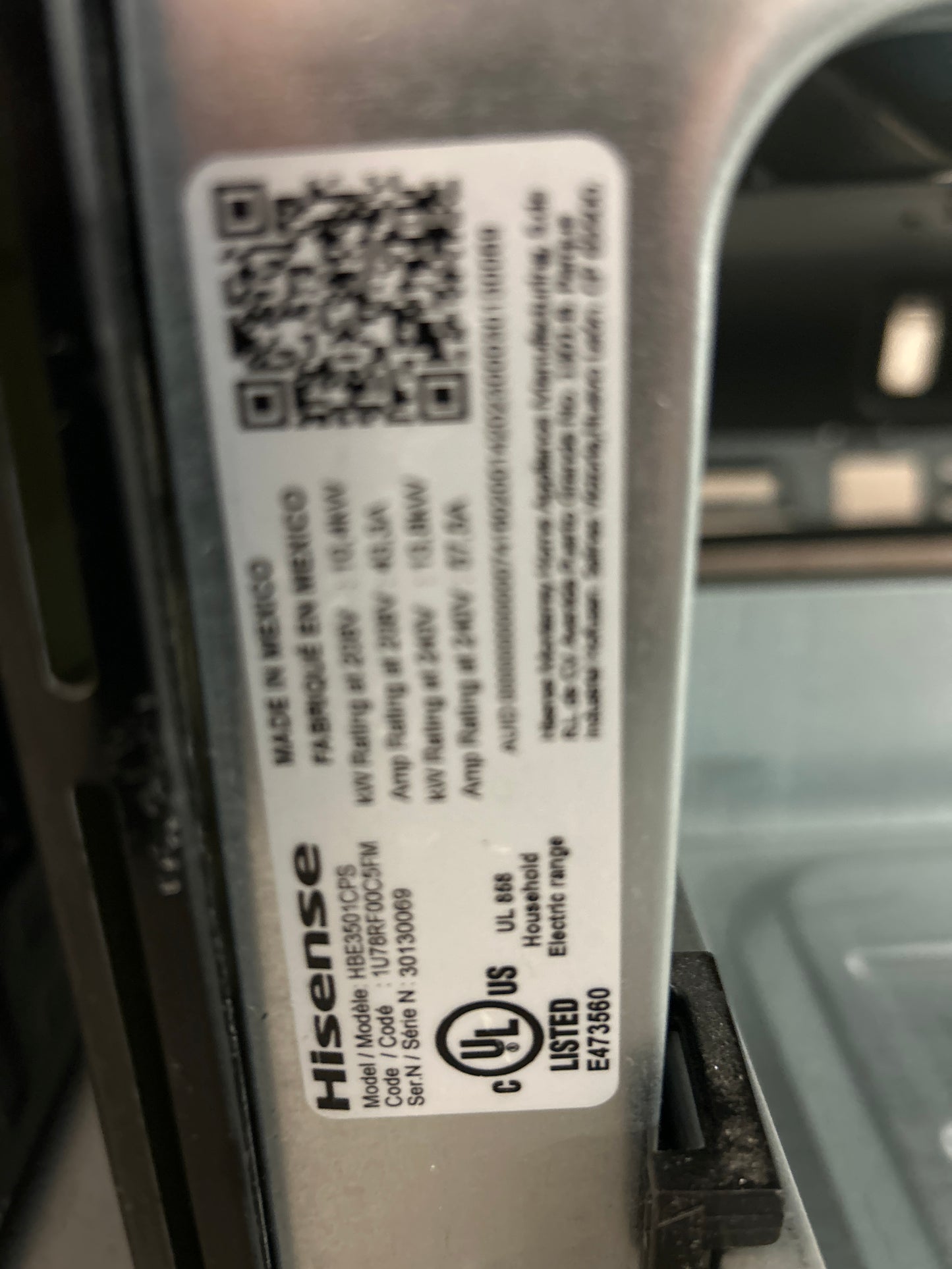 Cuisinière électrique à convection Hisense surface lisse 5,8 pi³ 30 po autonettoyant fini acier inoxydable HBE3501CPS
