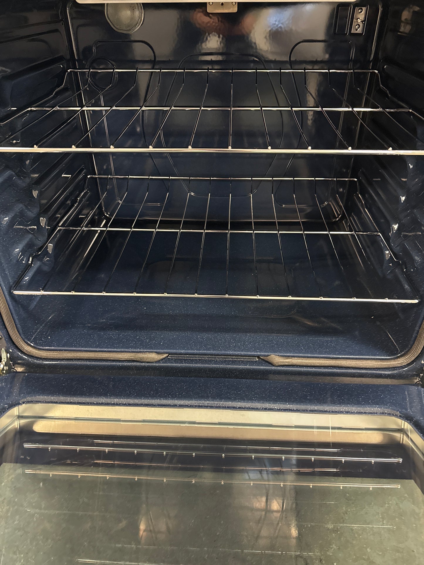 Cuisinière électrique encastrable à 5 éléments avec four autonettoyant 6,3 pi³ 30 po BESPOKE de Samsung (NSE6DG8100SRAC) - Acier inoxydable