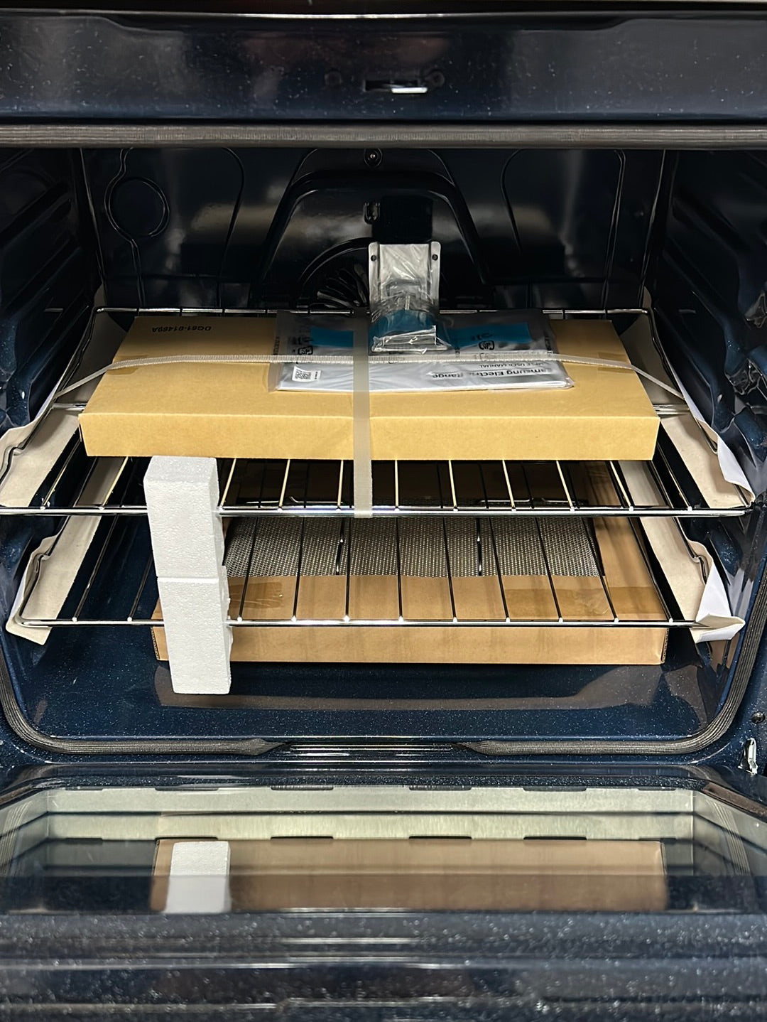 Cuisinière électrique convection véritable friture air 6,3 pi³ 30 po Samsung (NE63A6711SS) - Inox