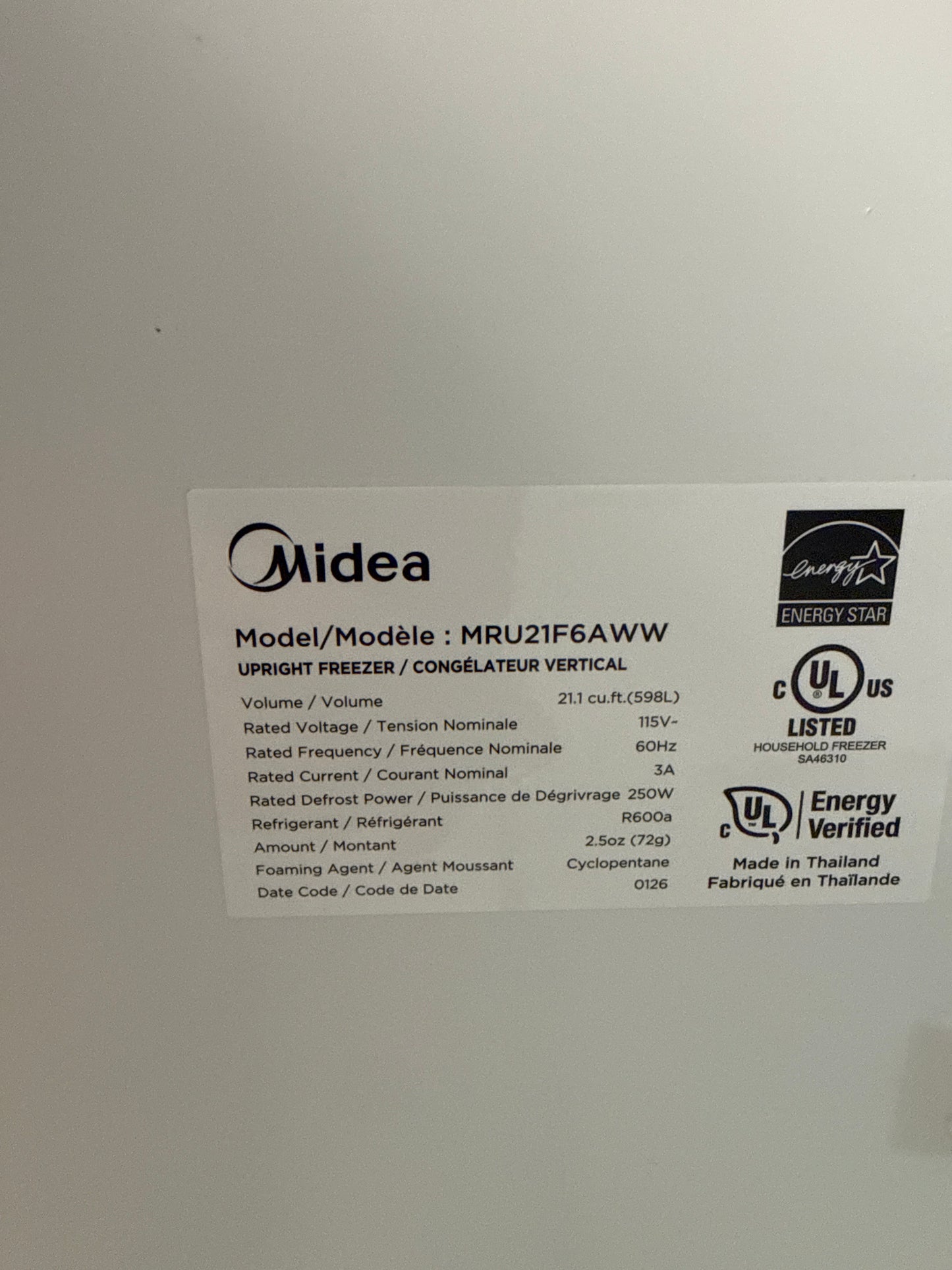 Congélateur vertical 21 pi³ Midea sans givre 29,7 x 66,6 x 32,7 po, blanc MRU21F6AWW