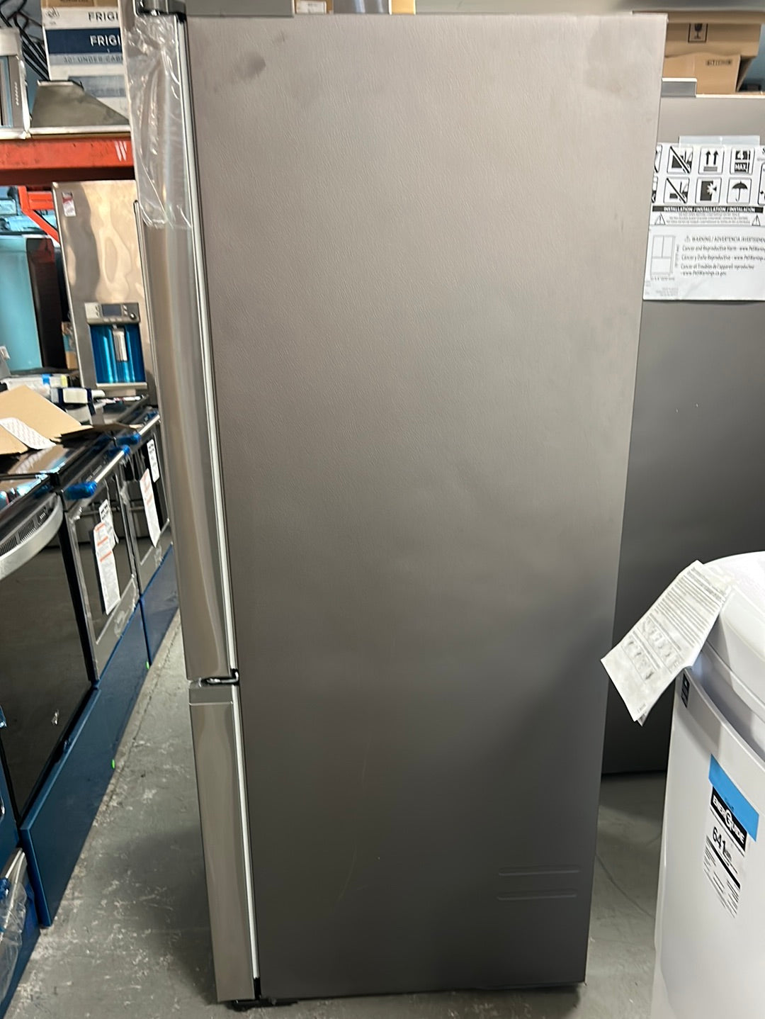 Réfrigérateur deux portes prof. comptoir 19,5 pi³ 33 po distrib. glace Samsung (RF20A5101SR) - Inox