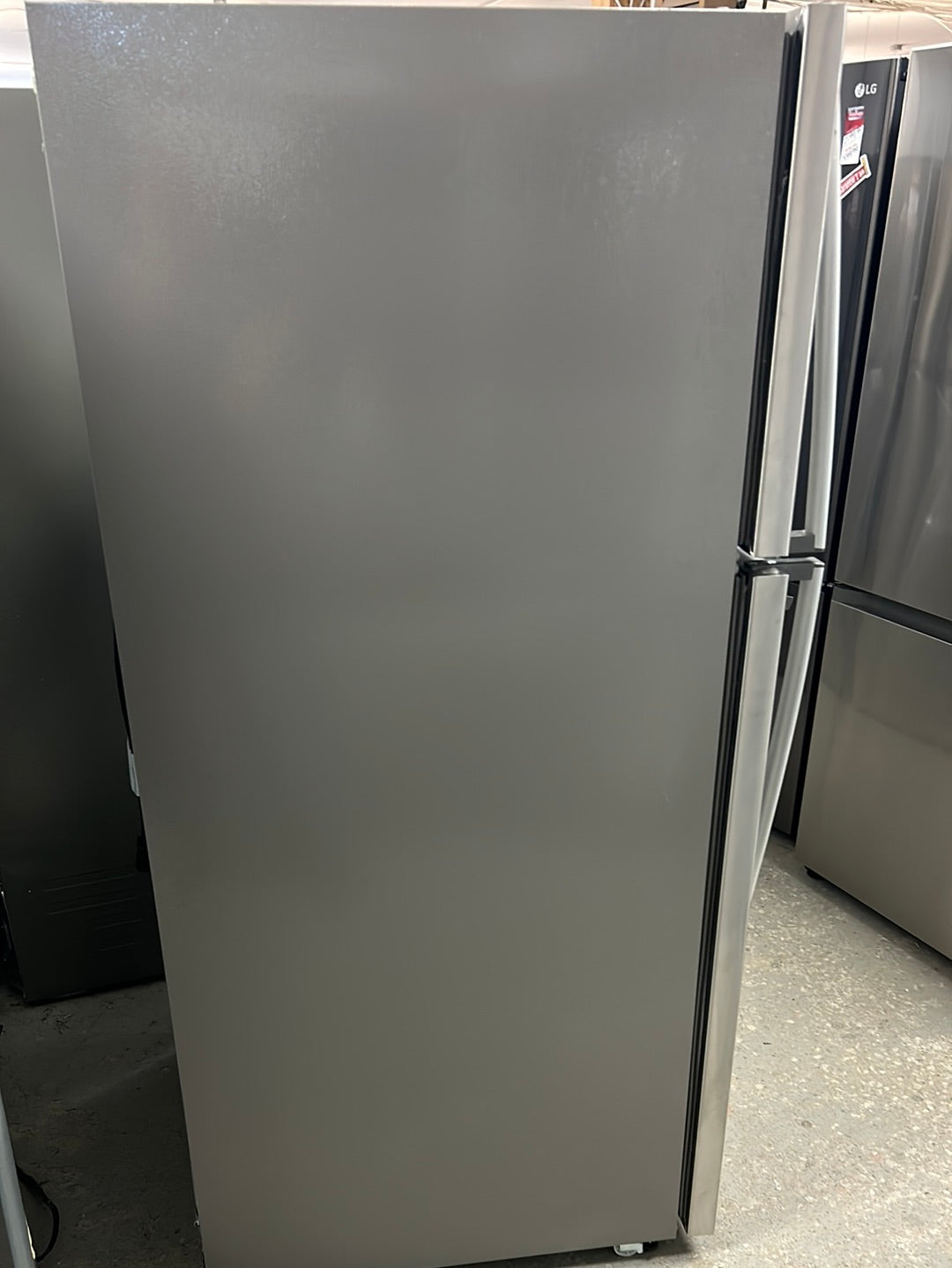 Réfrigérateur à congélateur supérieur 30 po 18,2 pi3 de Whirlpool - Acier inoxydable WRT318FZDM