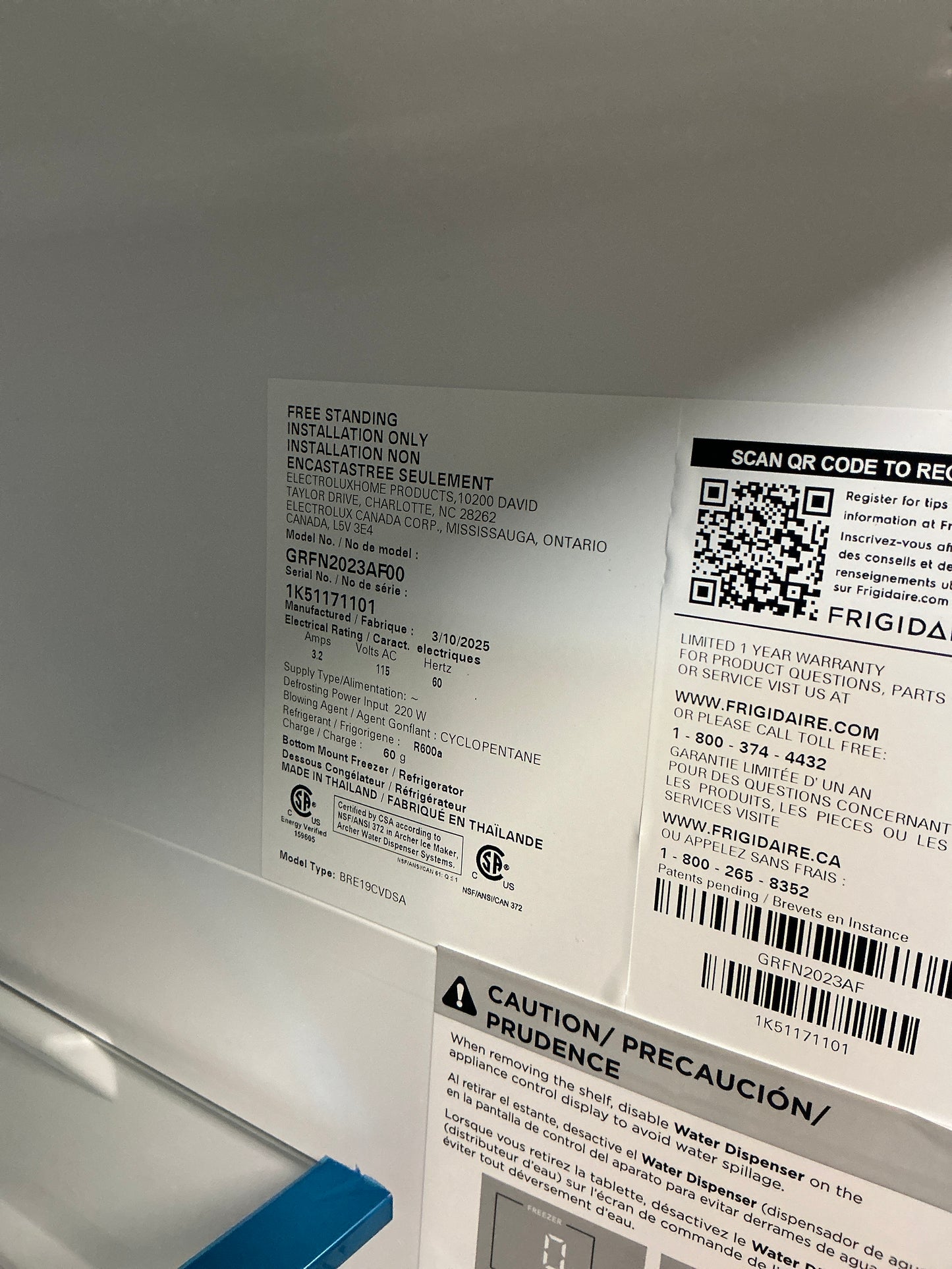 Réfrigérateur à deux portes 20 pi³ 30 po avec distributeur d'eau Gallery de Frigidaire (GRFN2023AF) - Acier inoxydable