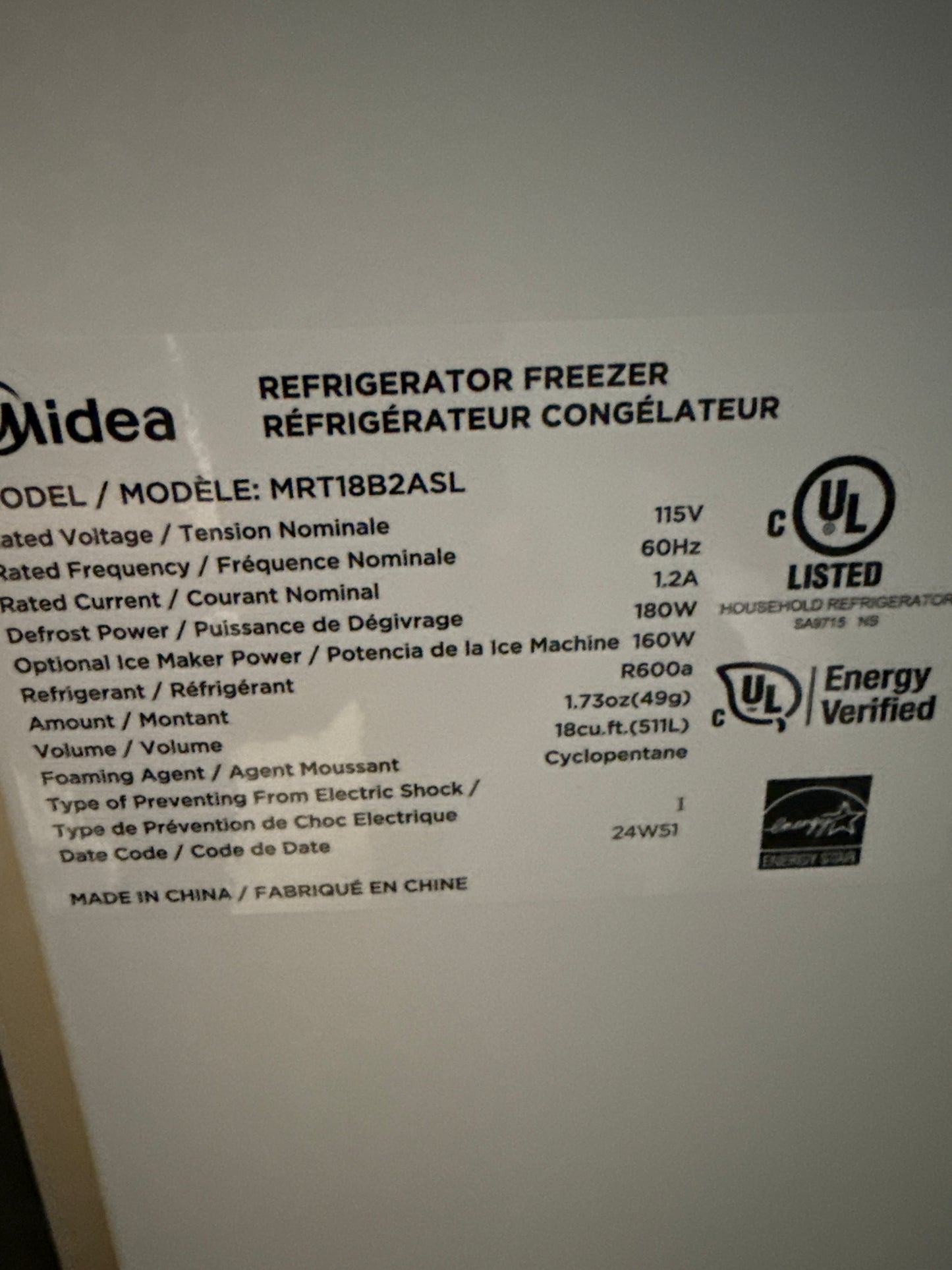 Réfrigérateur à congélateur supérieur Midea INOX de 18 pi³ 29.5 po x 66.6 po x 30.9 po éclairage MRT18B2ASL