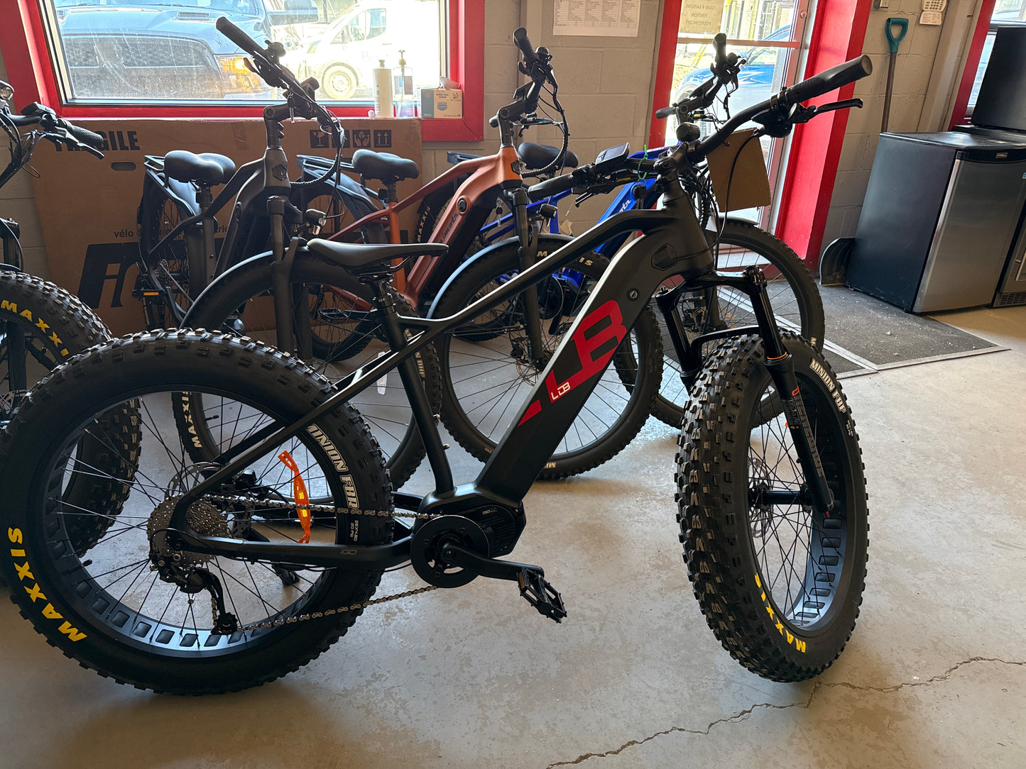 IGO VÉLO ÉLECTRIQUE OUTLAND TORNGAT RS NOIRE FAT BIKE MOTEUR PEDALIER