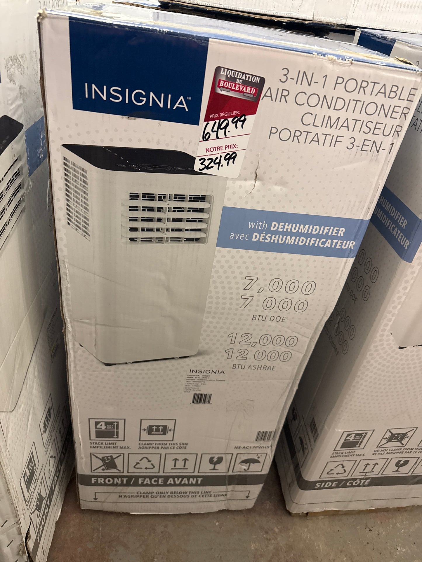 Climatiseur portatif d'Insignia - 12000 BTU (couverture de 300 pi²) - Télécommande - Blanc/Noir NS-AC12PWH5-C