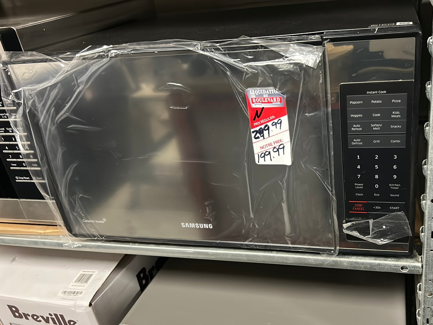 Micro-ondes de 1,4 pi³ avec gril de Samsung (MG14J3020CM/AC) - Miroir