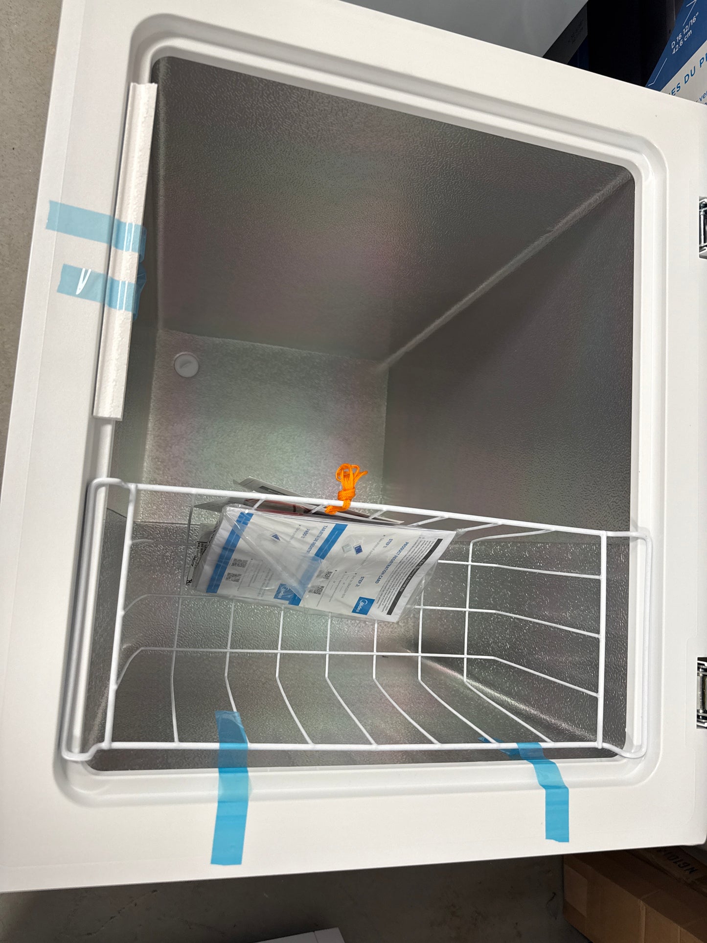 Congélateur horizontal Midea blanc de 5 pi³, 33,5 x 24,9 x 21,7 po MRC05M3AWWC