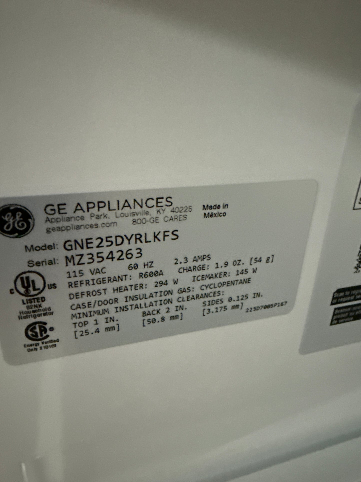 Réfrigérateur à deux portes de 25 pi³ et 33 po de GE (GNE25DYRKFS) - Acier inoxydable