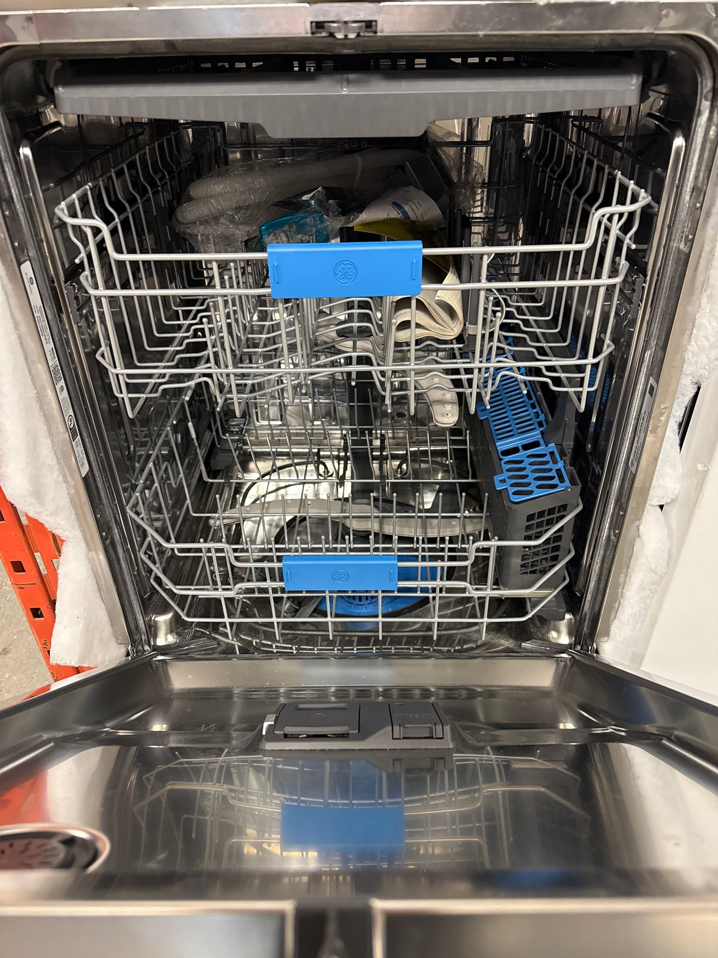 Lave-vaisselle encastrable 24 po 45dB avec troisième panier Profile de GE (PDT755SYWFS) - Acier inoxydable