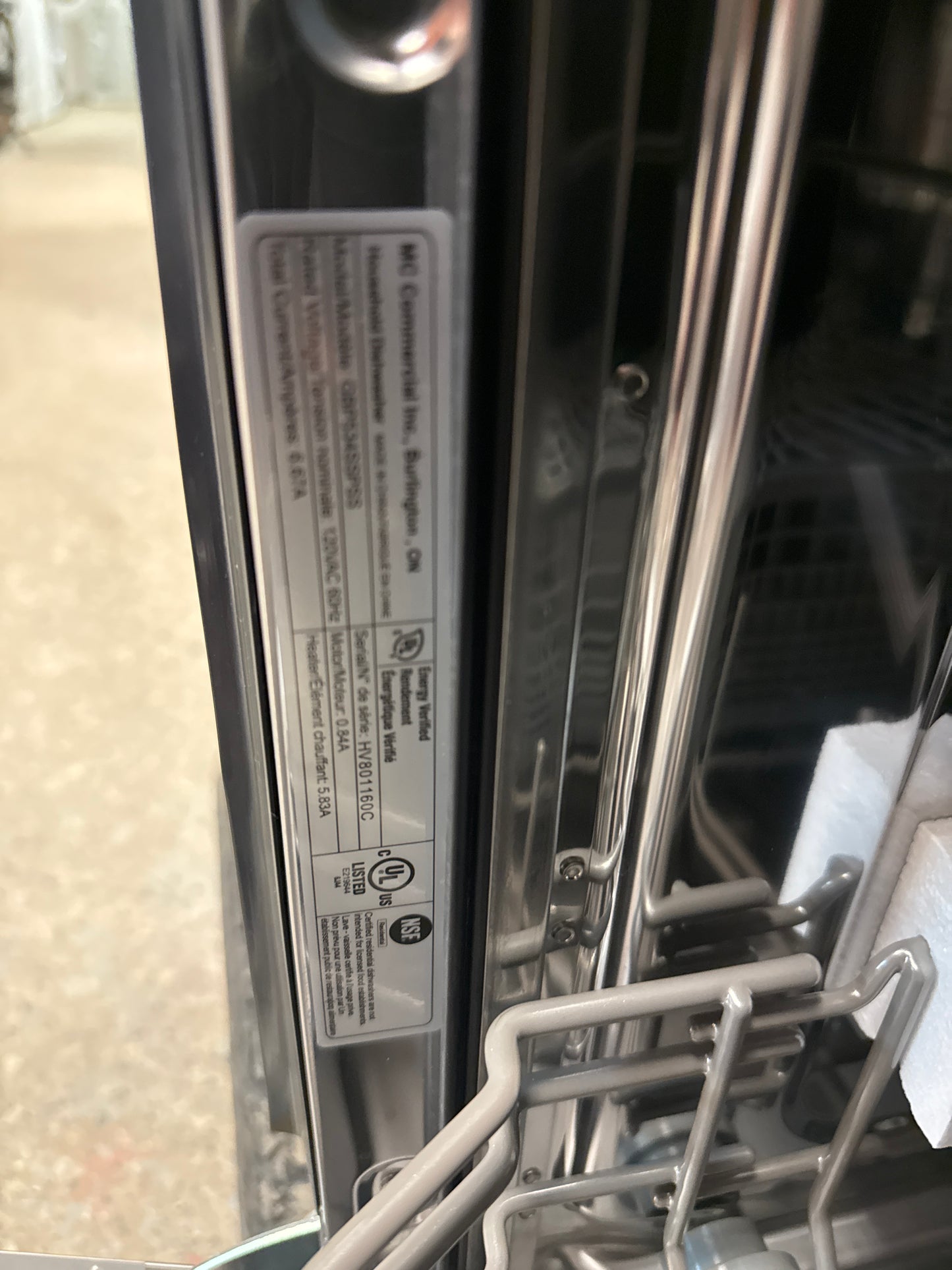 Lave-vaisselle encastrable 24 po 52 dB avec cuve en acier inoxydable de GE (GBP534SSPSS) - Inox