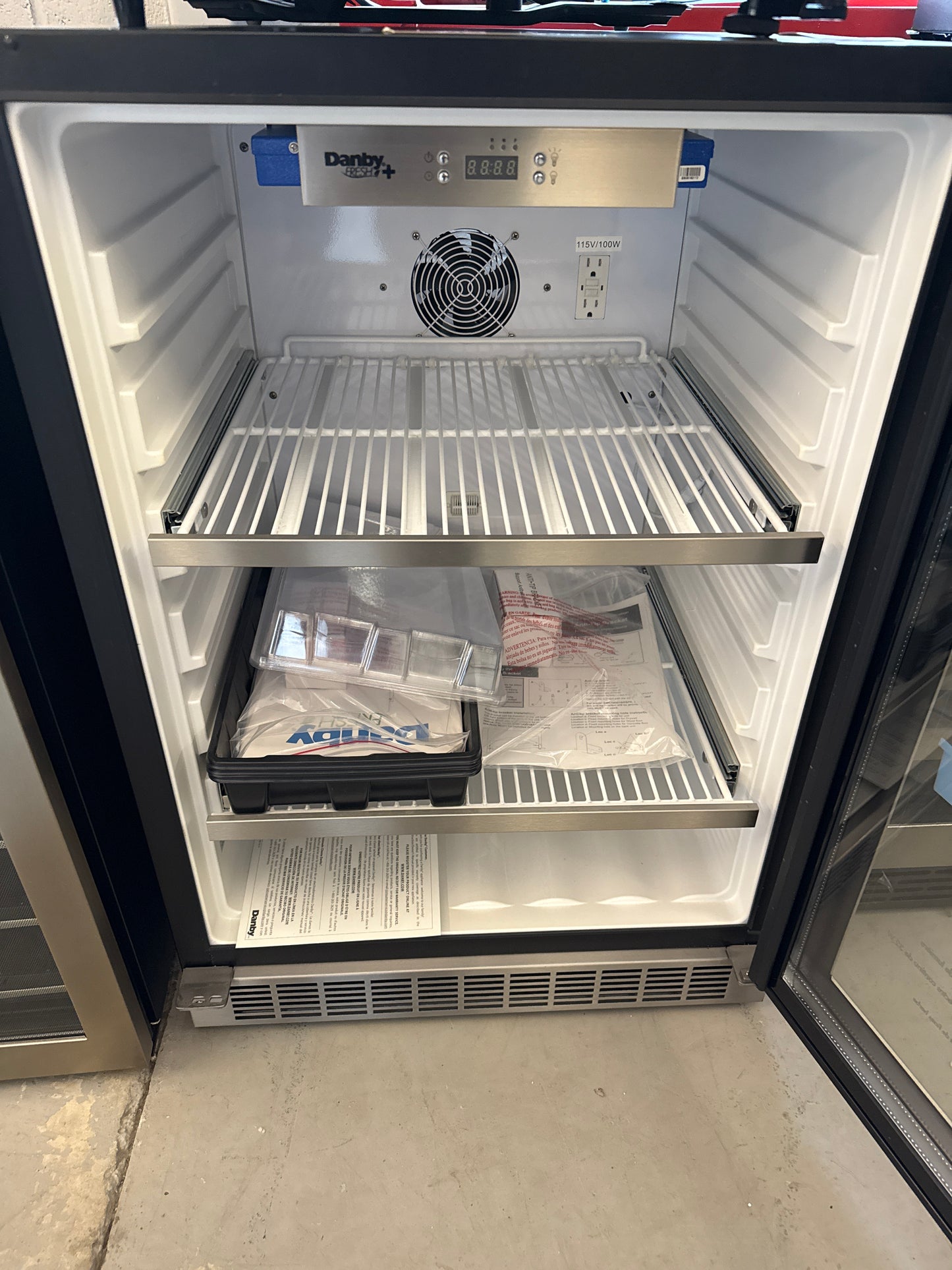 Centre de fines herbes fraiche Danby DFG58D1BSS