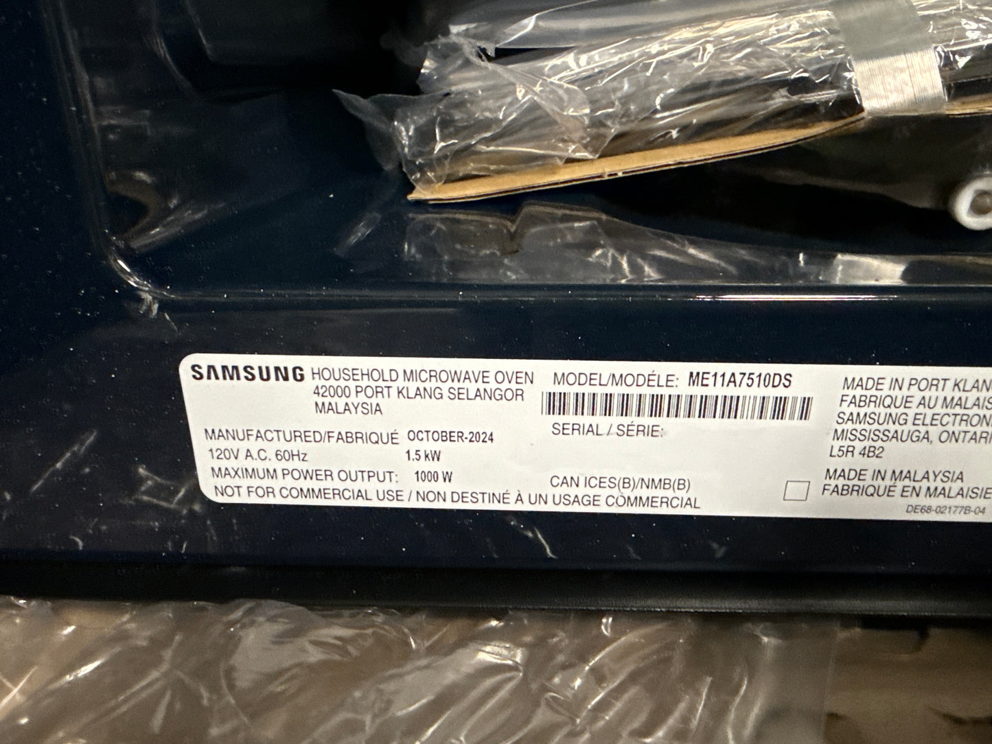 Micro-onde à hotte intégrée Samsung 1,1 pcu 5 contrôles acier inoxydable ME11A7510DS