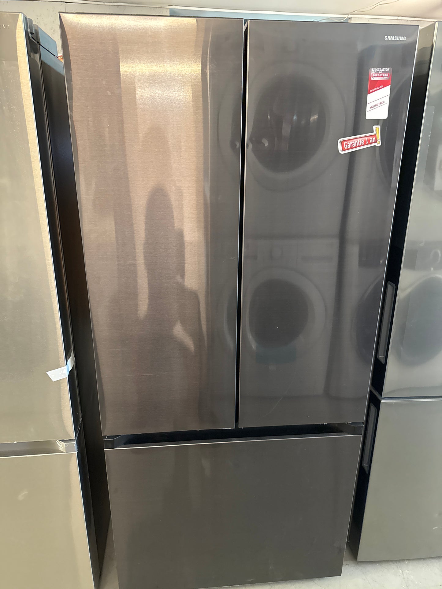 Réfrigérateur 2 portes de 22,1 pi³ 30 po de Samsung (RF22A4111SG/AA) - INOX NOIRE