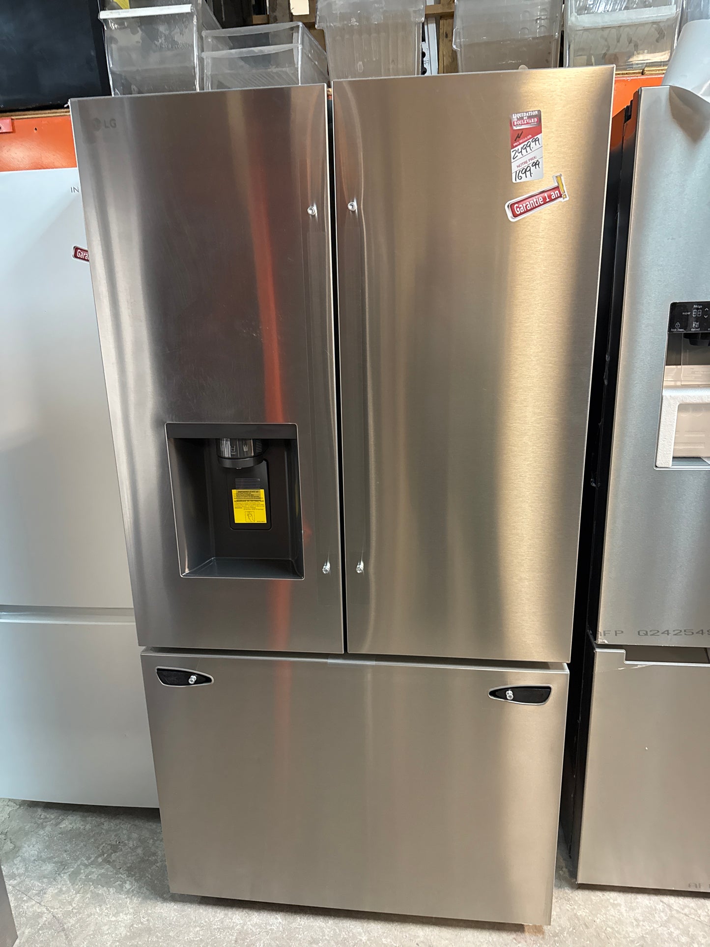 Réfrigérateur 2 portes 31 pi³ 36 po de LG, distributeur eau et glaçons (LRFXS3106S) - Inox