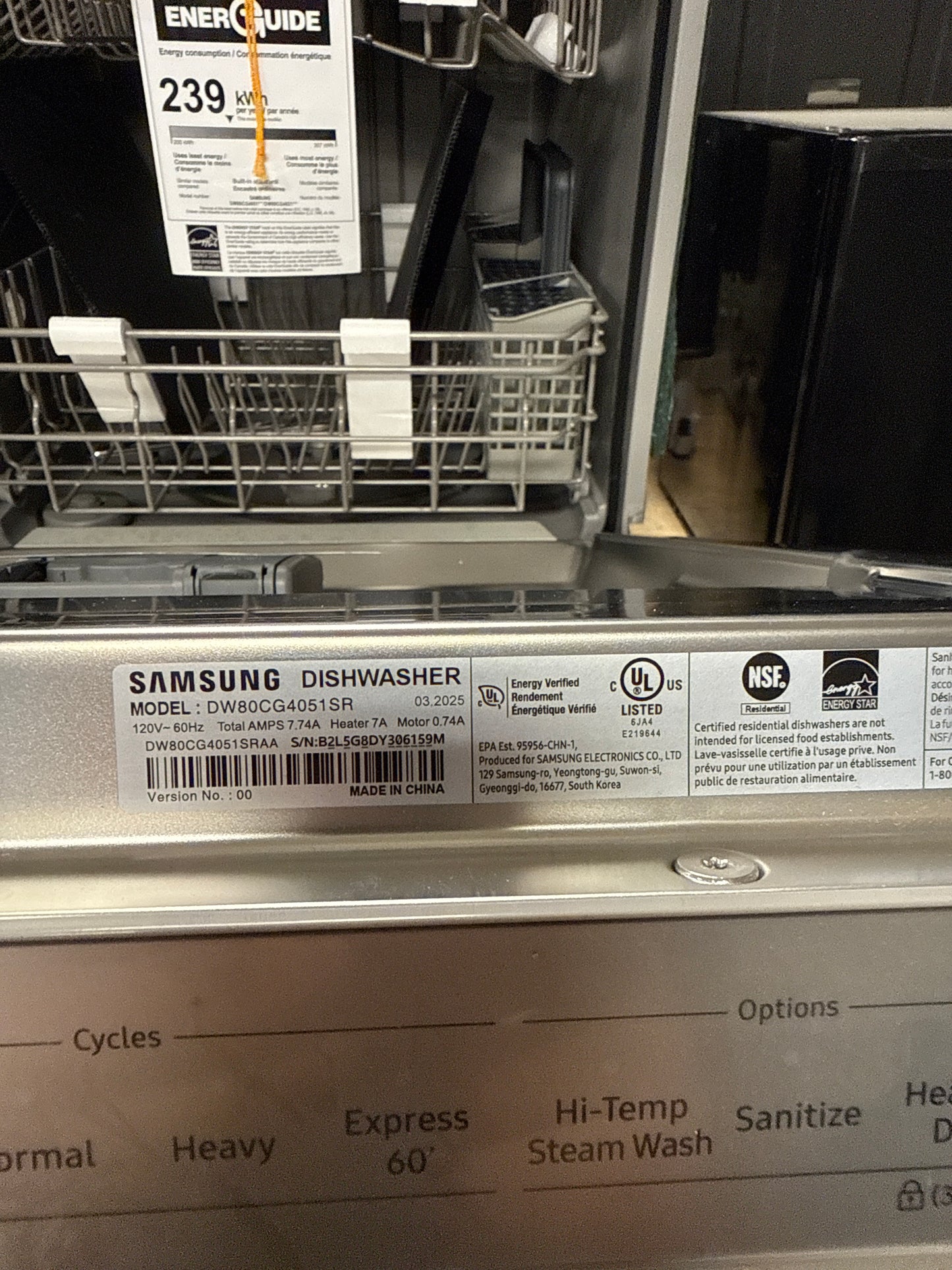 Lave-vaisselle encastrable 24 po 51 dB avec troisième panier de Samsung (DW80CG4051SRAA) - Inox