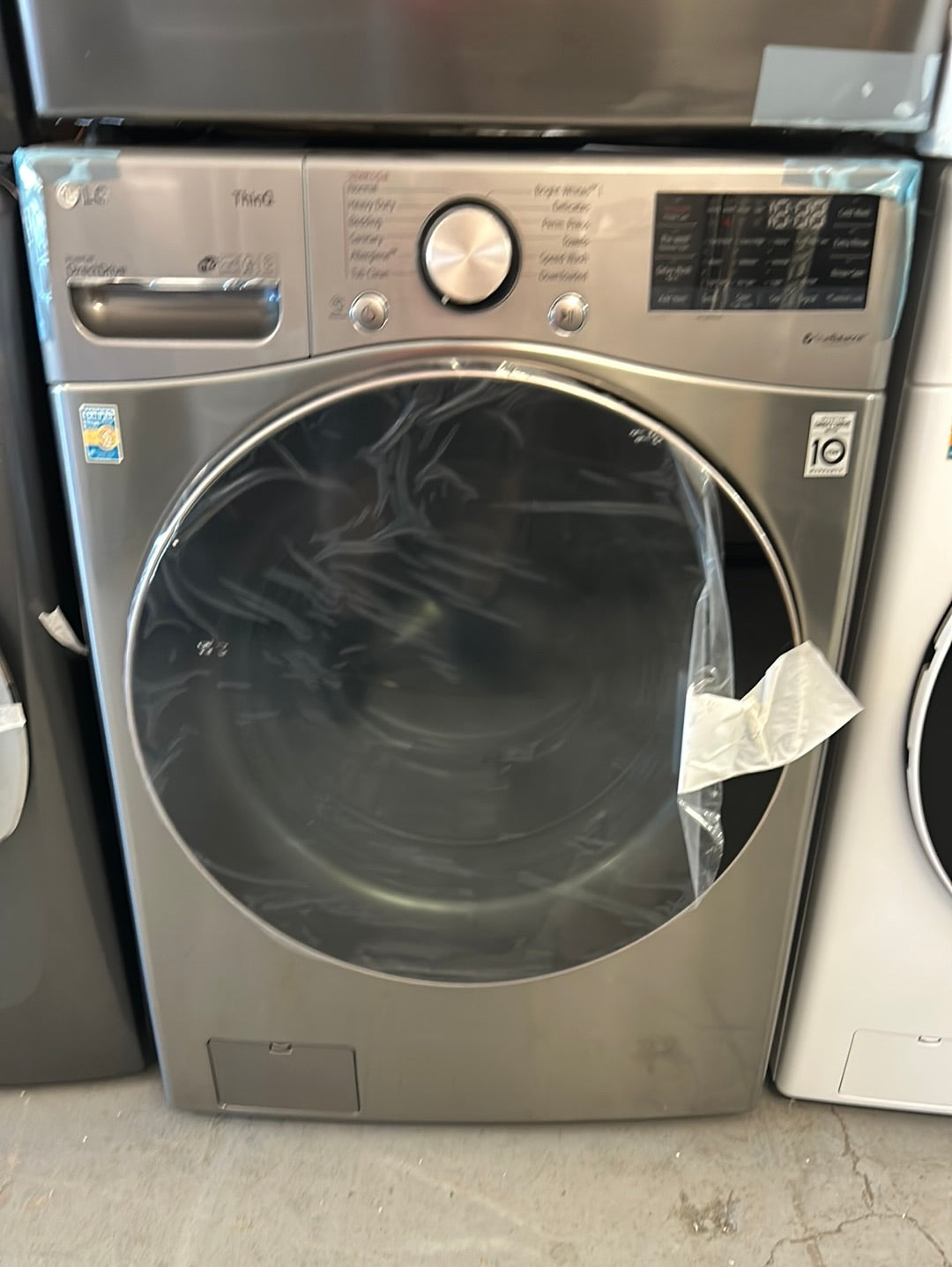 Ensemble Laveuse chargement frontal vapeur 5,2 pi³(WM3850HVA) et sécheuse électrique vapeur 7,4 pi³ LG (DLEX3850V)- Acier graphite