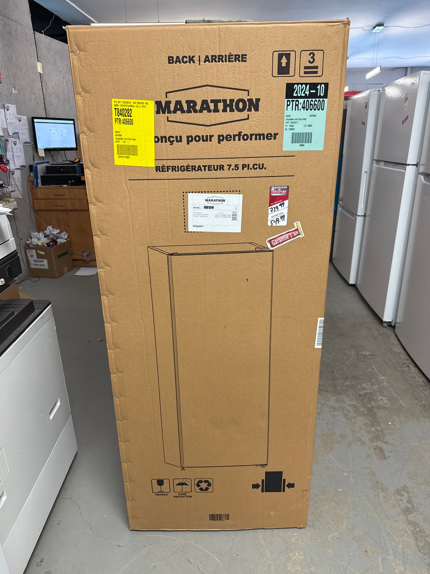 Marathon Deluxe 8 pi.cu. Congélateur vertical blanc MUF80W