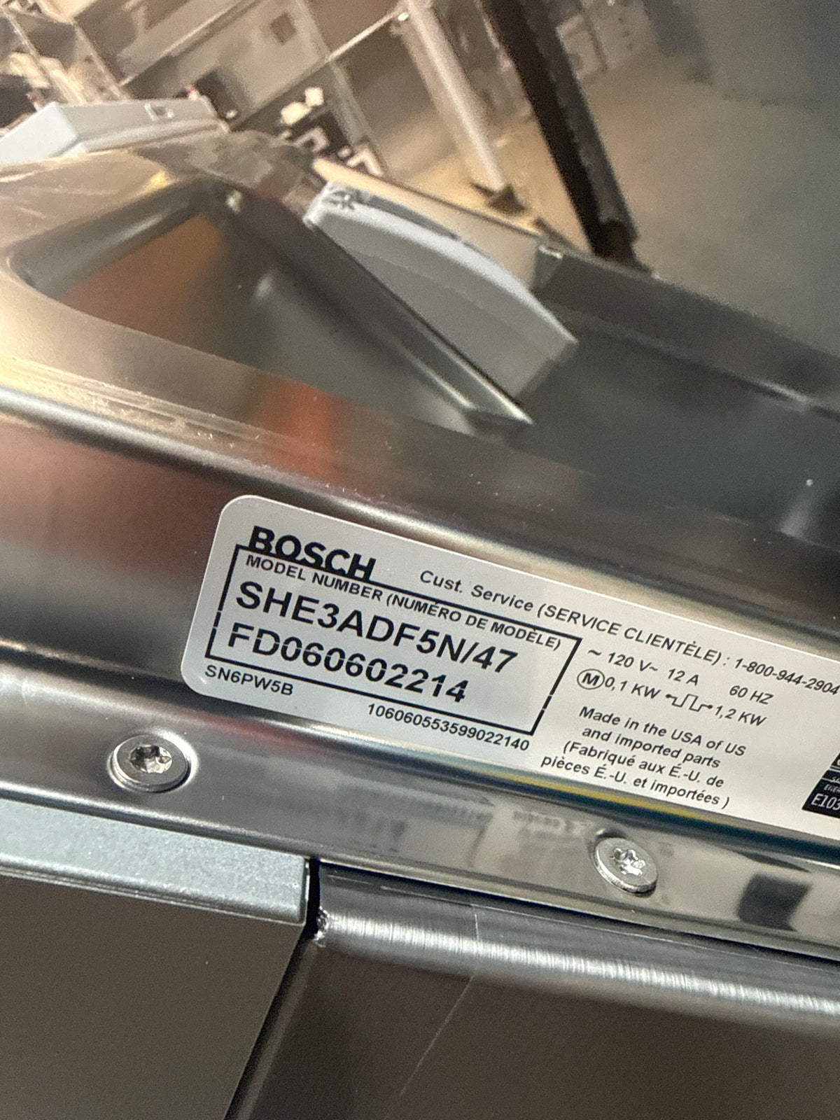 Bosch Série 300 - Lave-vaisselle 61 cm (24 po) 50 dBA avec 3e panier SHE3ADF5N