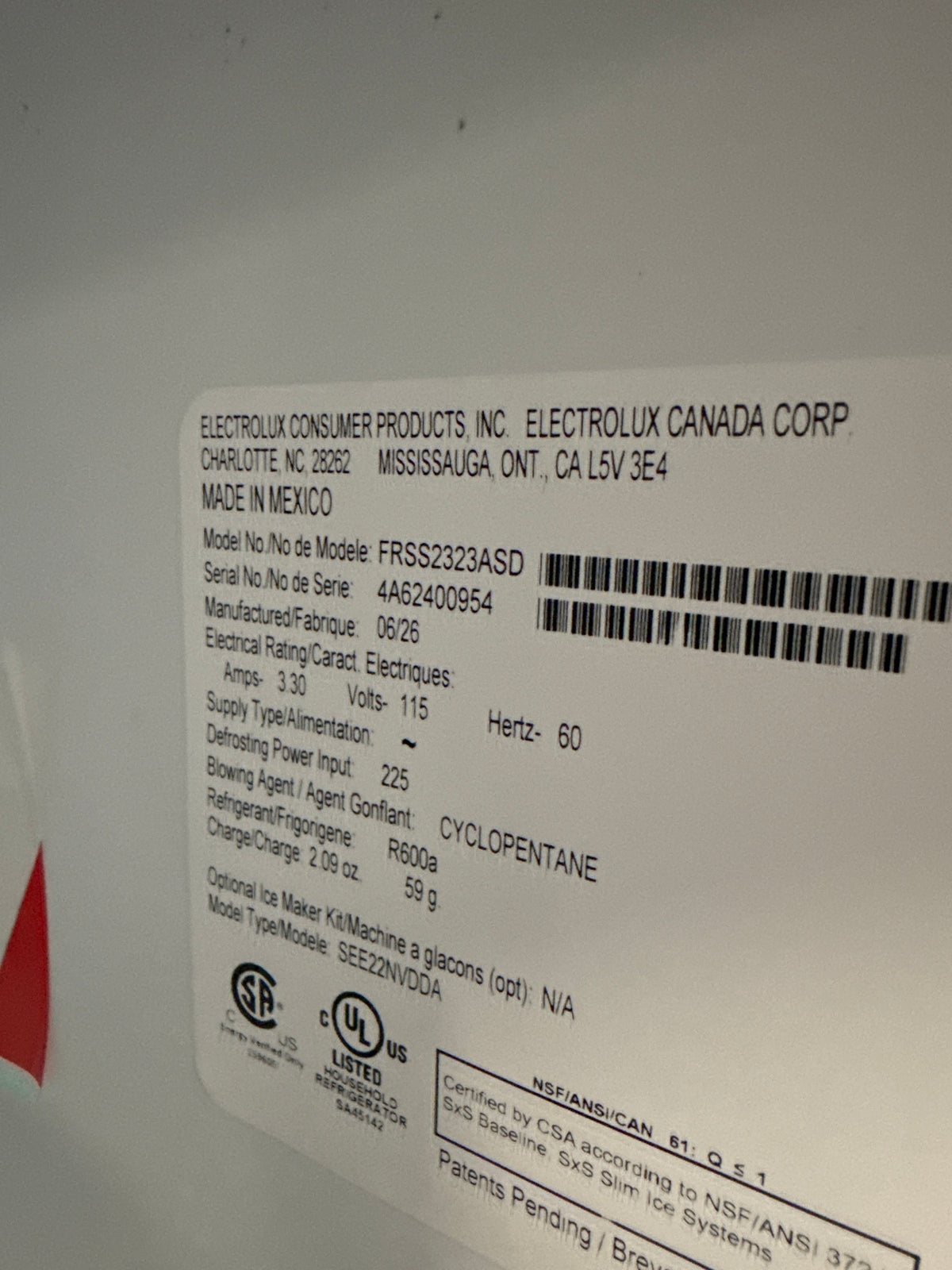 Frigidaire Réfrigérateur côte à côte de 33 po de largeur et de 22,3 pi3 en acier inoxydable - ENERGY STAR® FRSS2323AS
