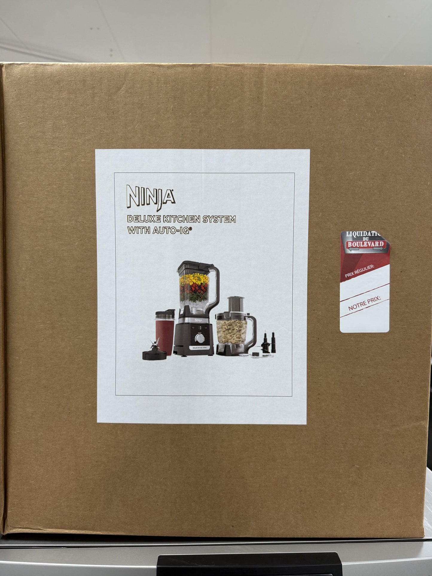 Mélangeur de cuisine de luxe avec 2,6 L de Ninja (88 oz) Pichet, processeur de 9 tasses et Auto-iQ