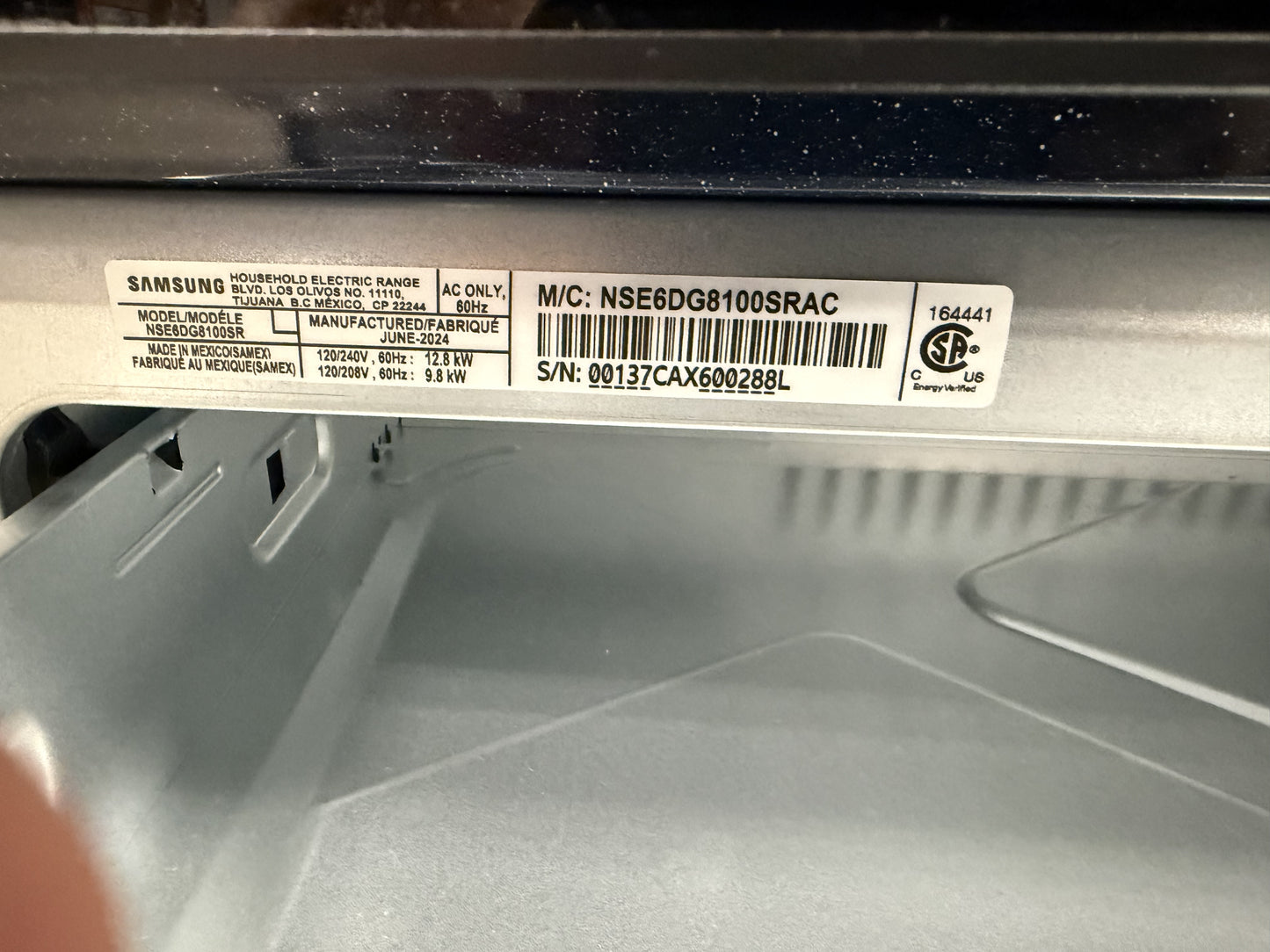 Cuisinière électrique encastrable à 5 éléments avec four autonettoyant 6,3 pi³ 30 po BESPOKE de Samsung (NSE6DG8100SRAC) - Acier inoxydable