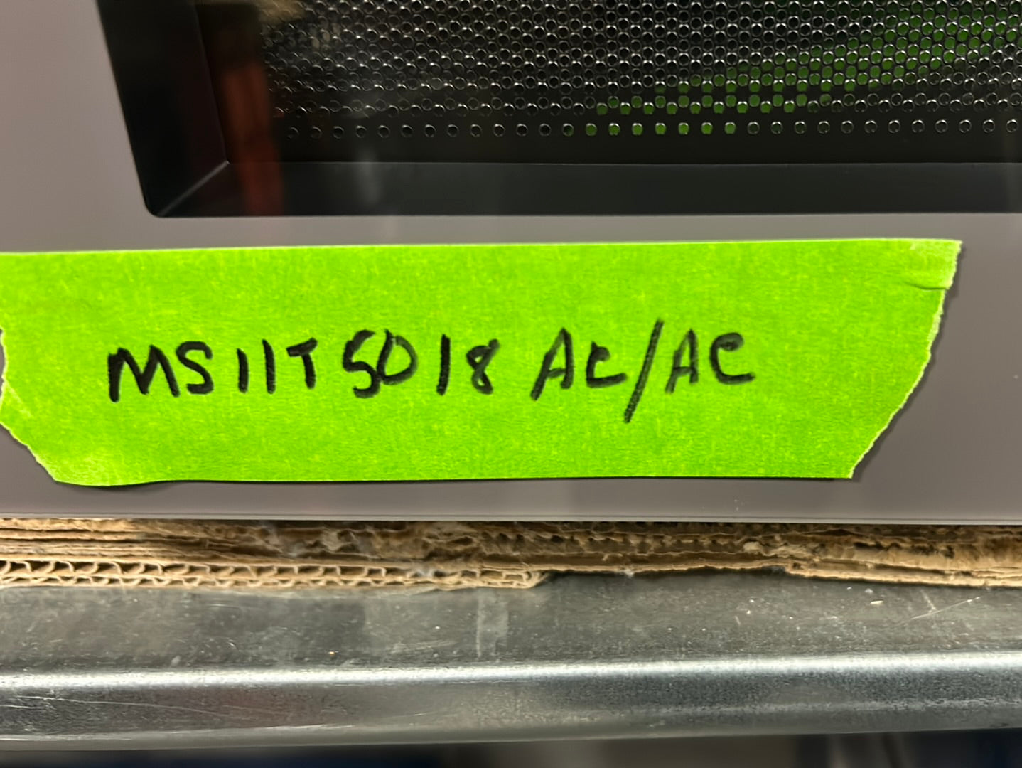 Micro-ondes de 1,1 pi³ de Samsung (MS11T5018AC/AC) - Anthracite