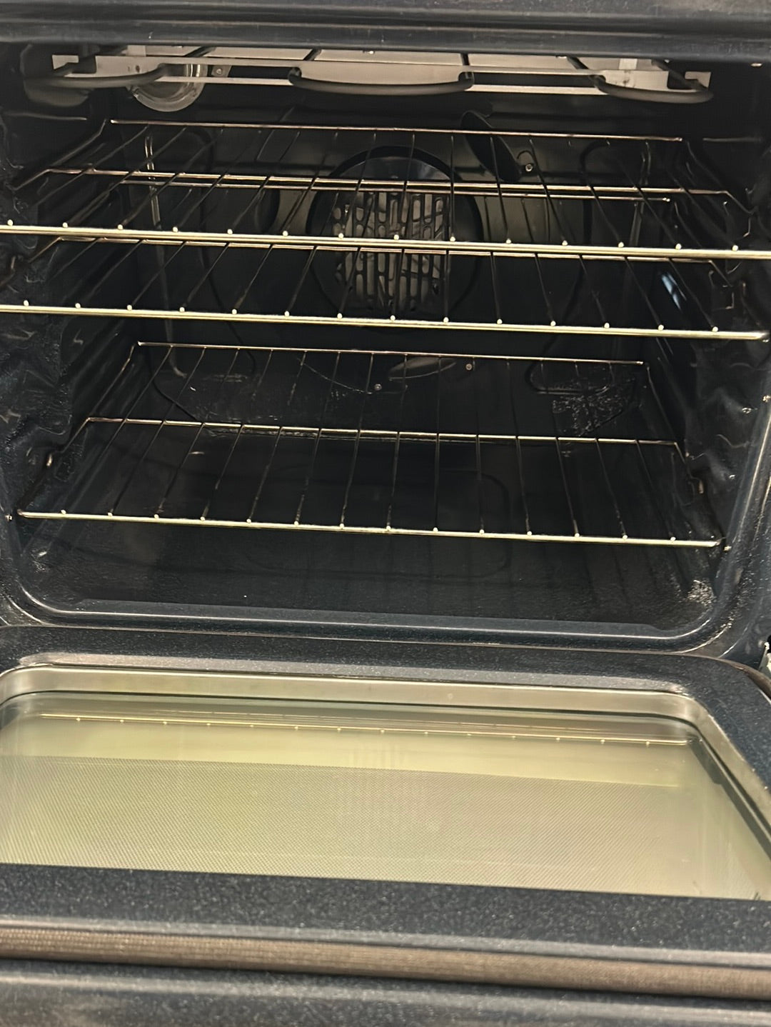 GE Cuisinière à électrique de 30 po avec four à convection et friture a air sans préchauffage JCB840DVWW