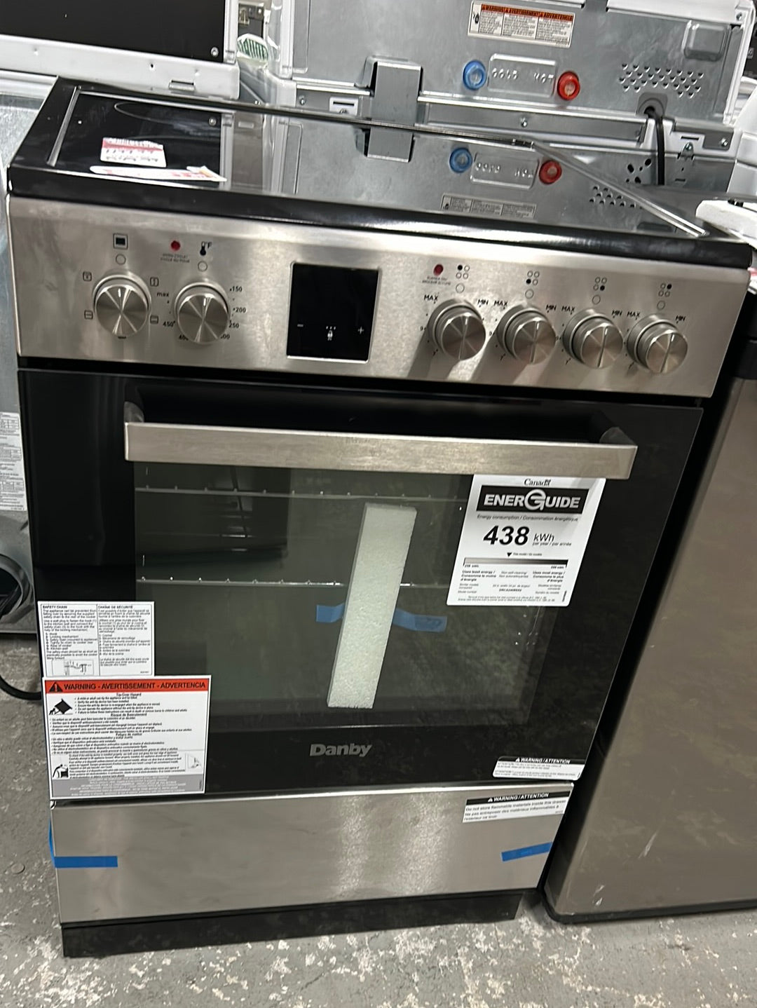 Cuisinière à dessus lisse Danby 24 po Air Fry en acier inoxydable DRCA240BSSC