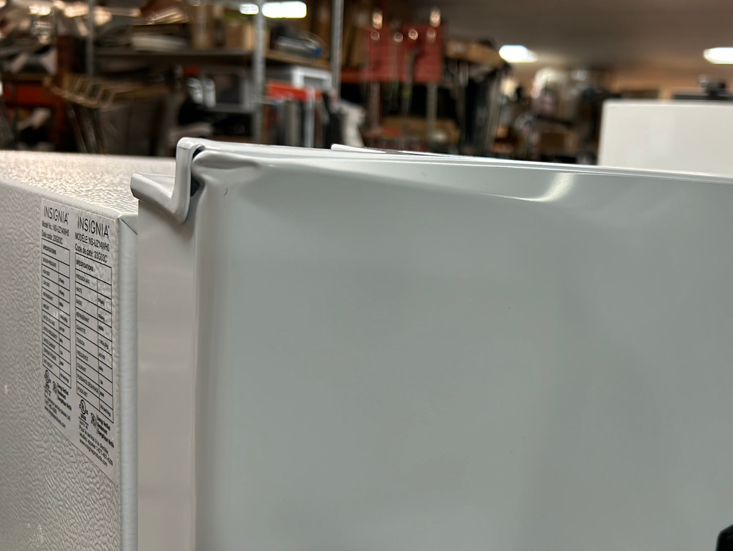 Réfrigérateur/congélateur vertical convertible sans givre 13,8 pi³ d'Insignia (NS-UZ14WH0) - Blanc