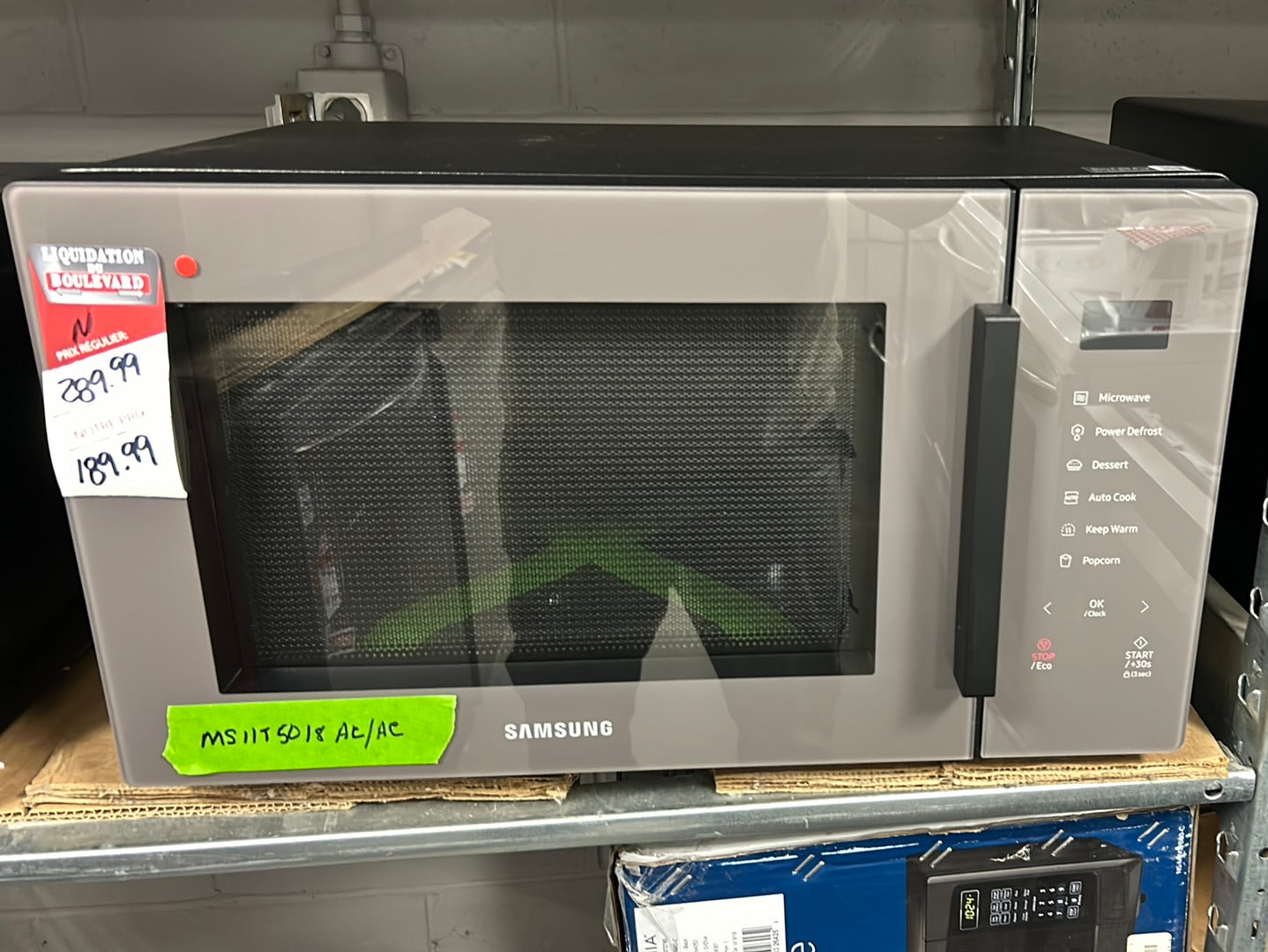 Micro-ondes de 1,1 pi³ de Samsung (MS11T5018AC/AC) - Anthracite