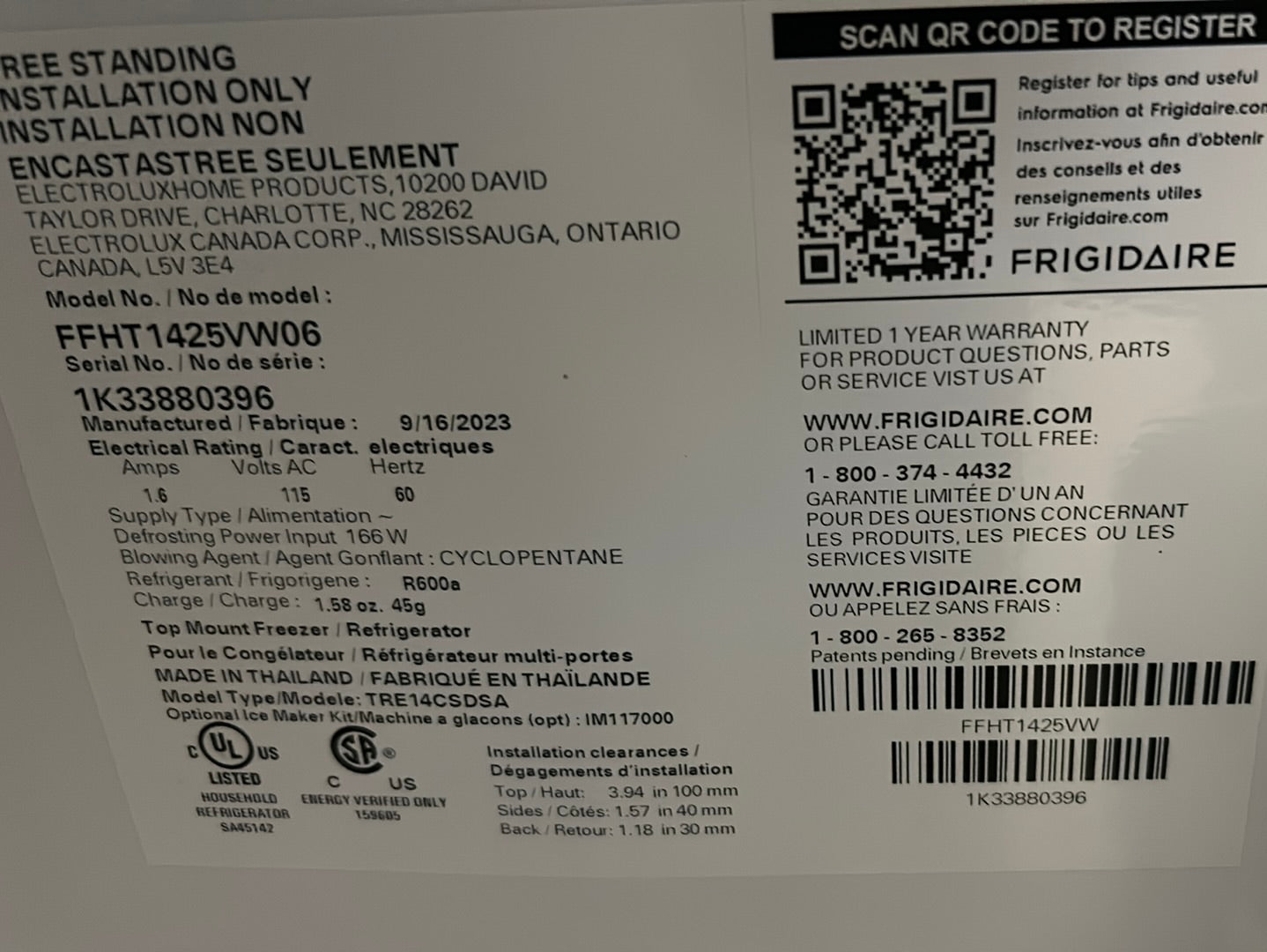 Réfrigérateur à congélateur supérieur 14 pi³ 28 po de Frigidaire (FFHT1425VW) - Blanc