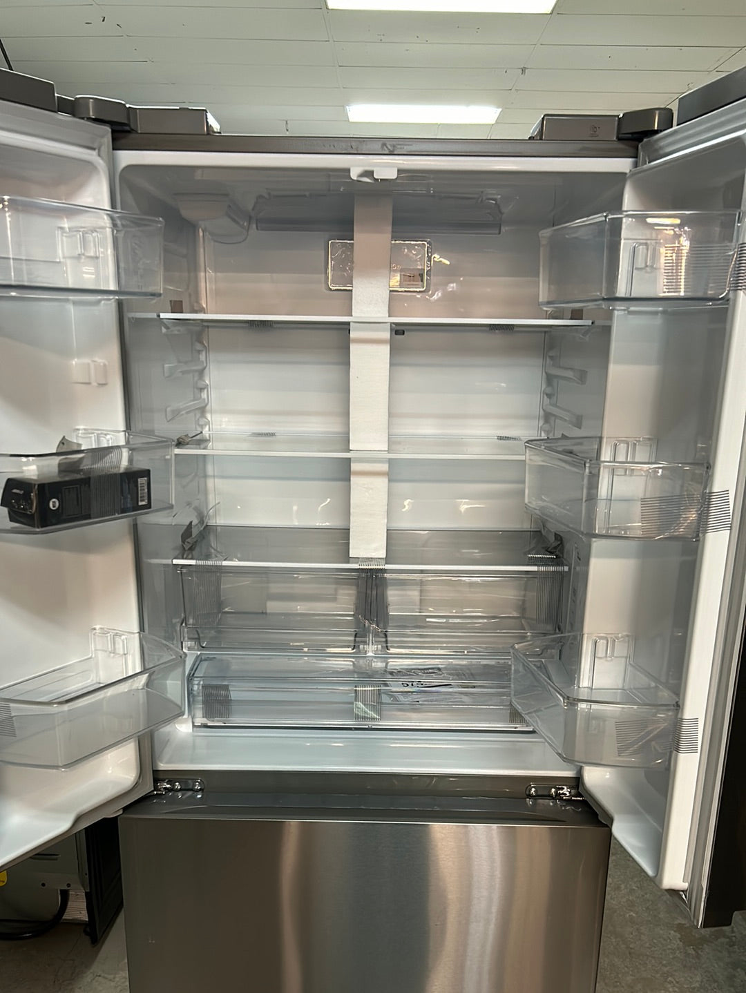 Réfrigérateur deux portes 1 tiroir LG 20,8 pi³ profondeur comptoir 33 po machine à glace acier inoxydable antiempreinte (LF21C6200S)