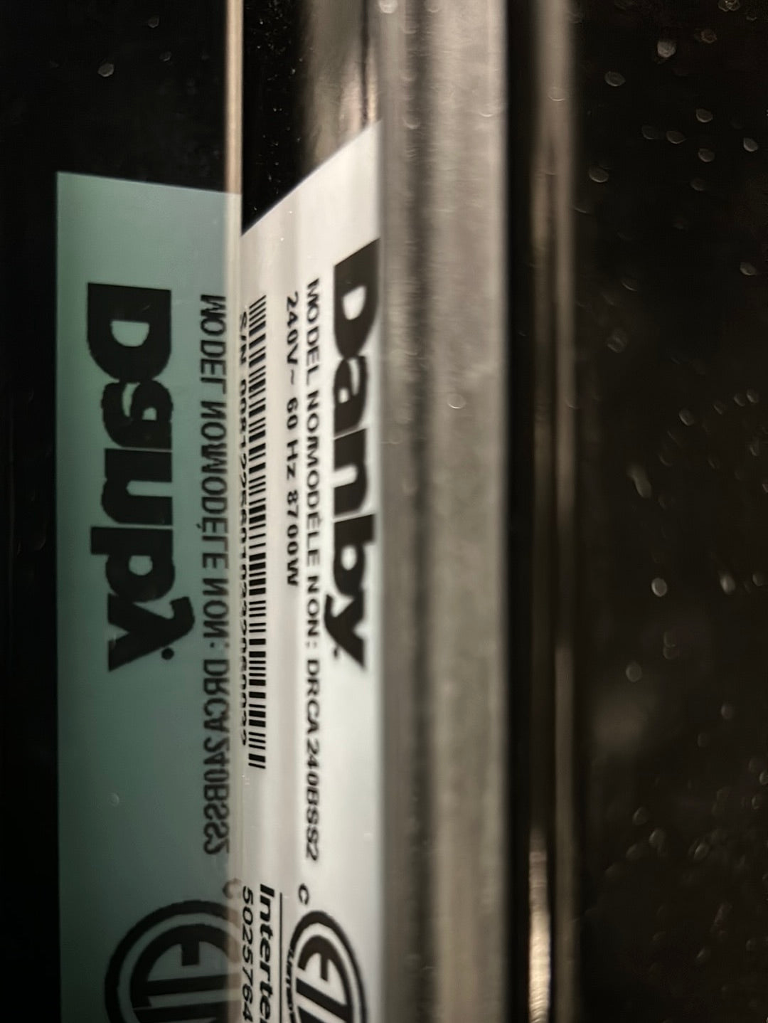 Cuisinière à dessus lisse Danby 24 po Air Fry en acier inoxydable DRCA240BSSC