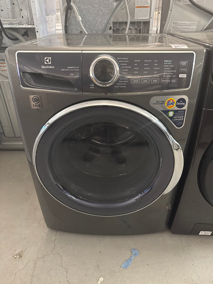 Electrolux Laveuse à chargement frontal avec SmartBoost, 5,2 pi3, titane - ENERGY STAR® ELFW7637AT