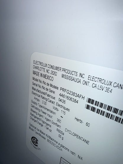 Réfrigérateur à deux portes de 23,3 pi³ et 36 po avec distributeur d'eau Pro de Frigidaire (PRFG2383AF) - Acier inoxydable
