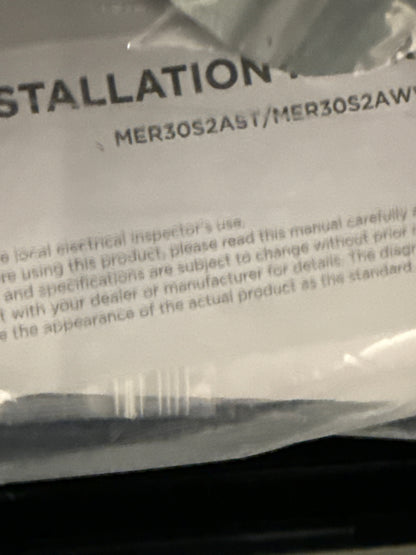 Cuisinière électrique autoportante à 4 brûleurs Midea 30 l. x 46,18 h. x 27 p. 6,3 pi³ en acier inoxydable MER30B14ASTC