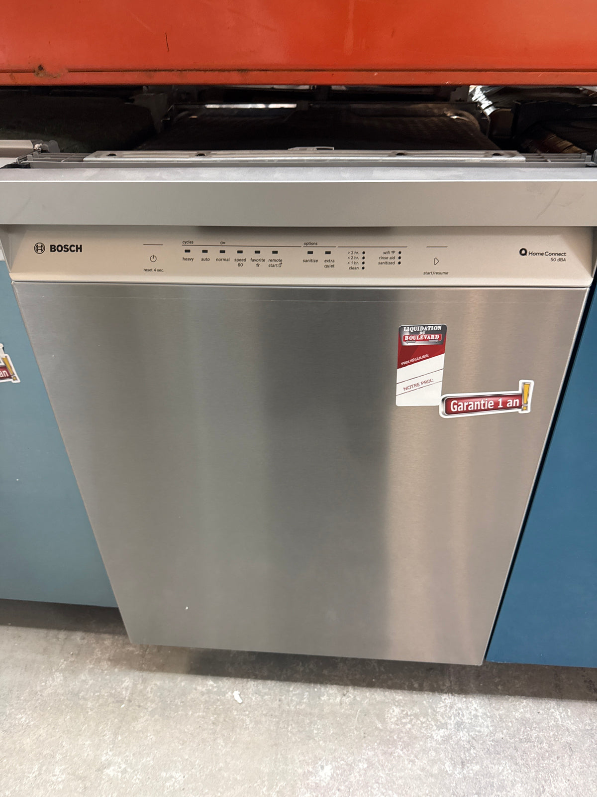 Bosch Série 300 - Lave-vaisselle 61 cm (24 po) 50 dBA avec 3e panier SHE3ADF5N