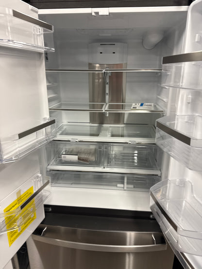 Réfrigérateur deux portes/profondeur comptoir 17,5 pi³ 33 po Profile de GE (PYE18HYRBFS) - INOX